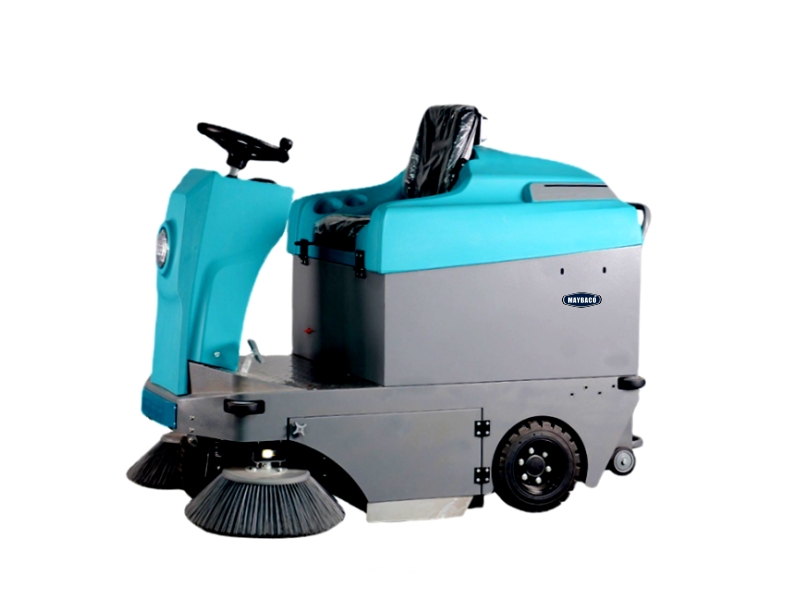 小型驾驶式扫地机
