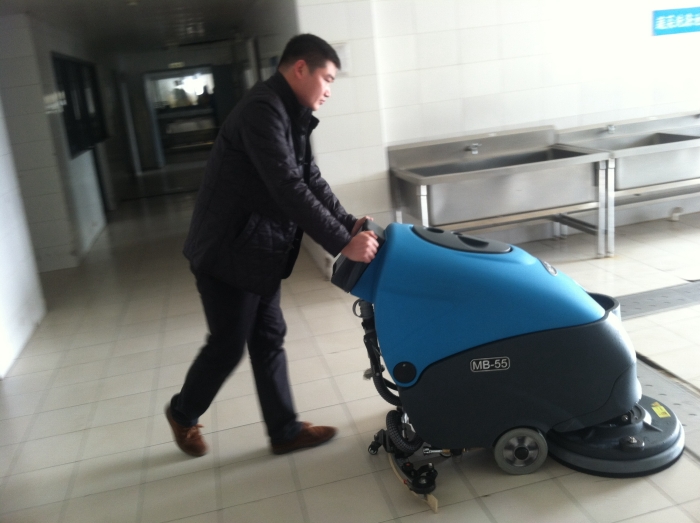 苏州相城手推式洗地机客户